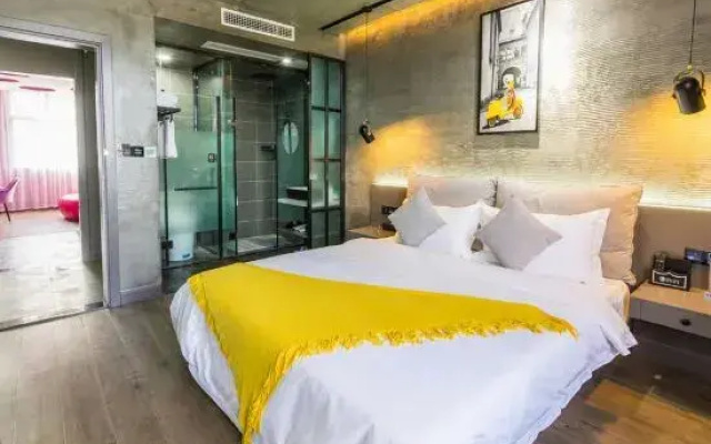 Baihua Hotel (Panzhihua South Railway Station)