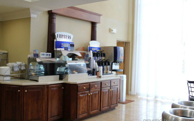 Holiday Inn Express & Suites Richmond by IHG