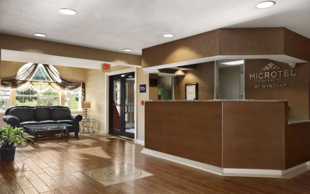 Quality Inn & Suites Longview I-20