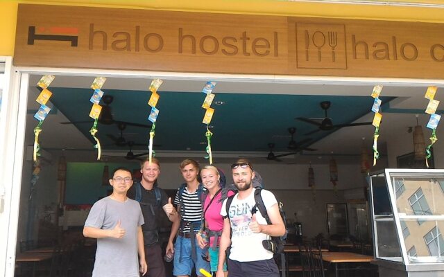 Halo Hostel