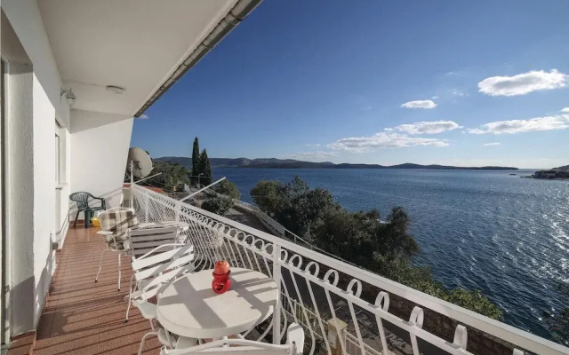 Amazing Home in Brodarica With Wifi and 3 Bedrooms