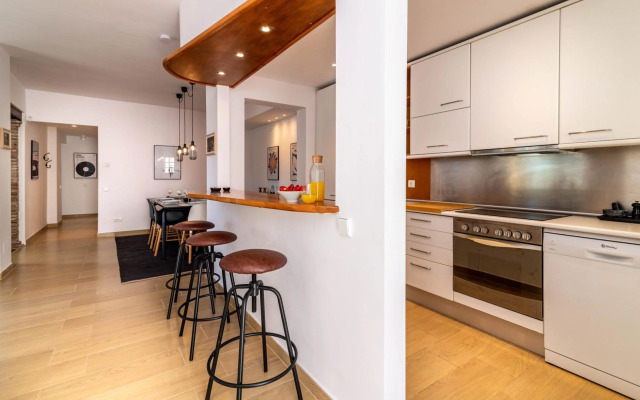 Newly renovated 3 bedroom apt next to Puerto Banús