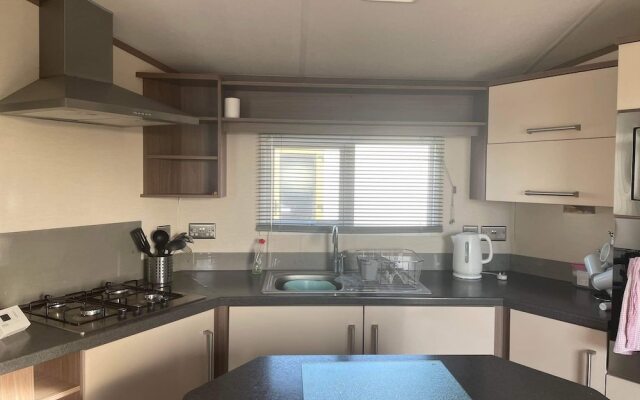 Pets Stay Free 8 Berth lux van Heacham Beach