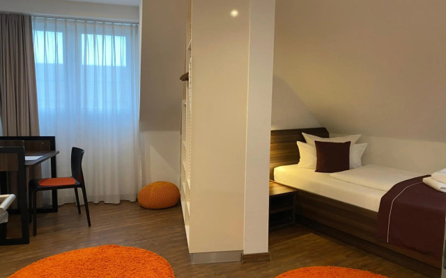 sevenDays Hotel BoardingHouse