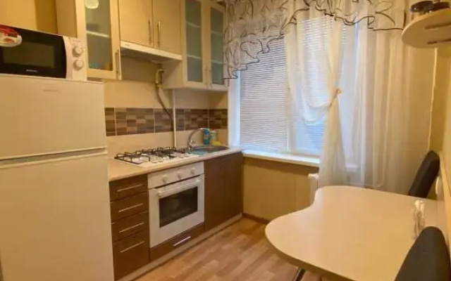 2 комнатная квартира, до 6 спальных мест(КБ-75,Ашан, Метро,Эпицентр)