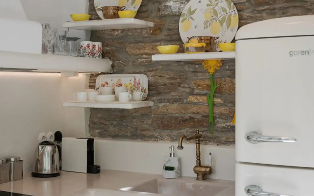 Porto Sereno Andros Suites