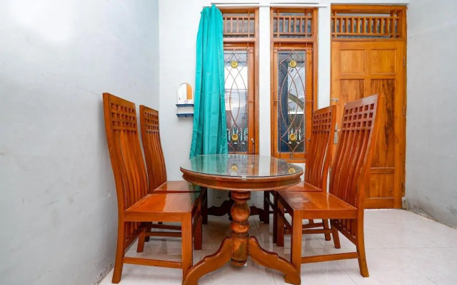 Griya Widya Syariah by OYO Rooms