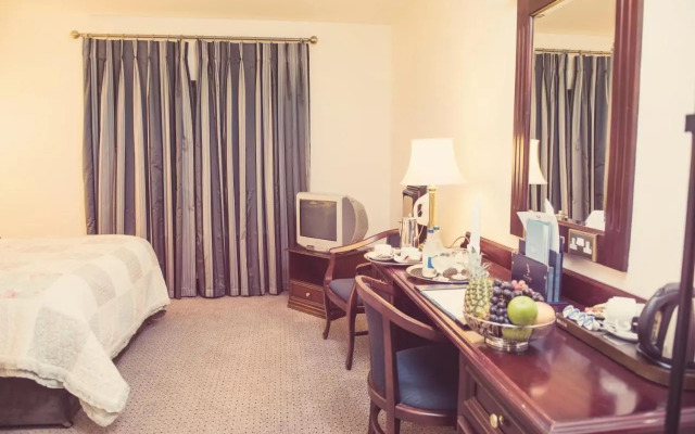 Devon Inn Hotel