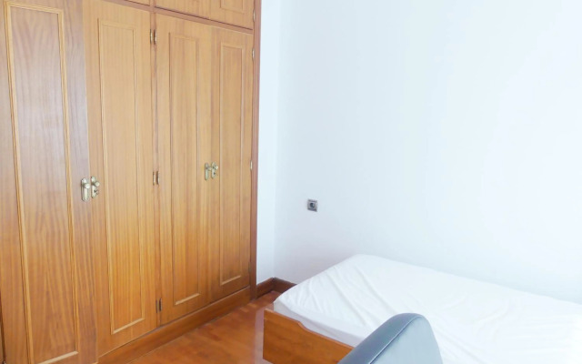 Apartamento luminoso, funcional y amplio en zona hospitalaria