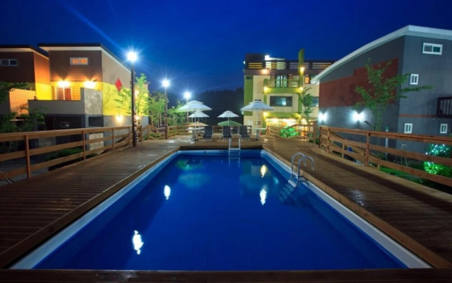 Gyeongju Heimisch Pool Villa