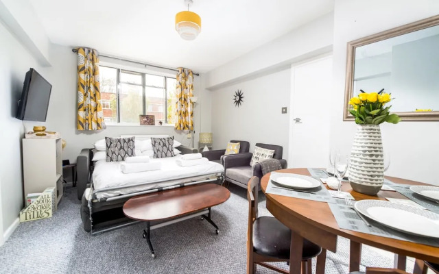 Warm and welcoming Home in Putney