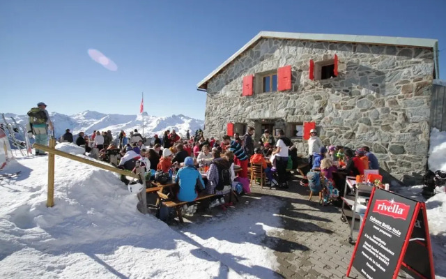 Cabane Bella-Tola