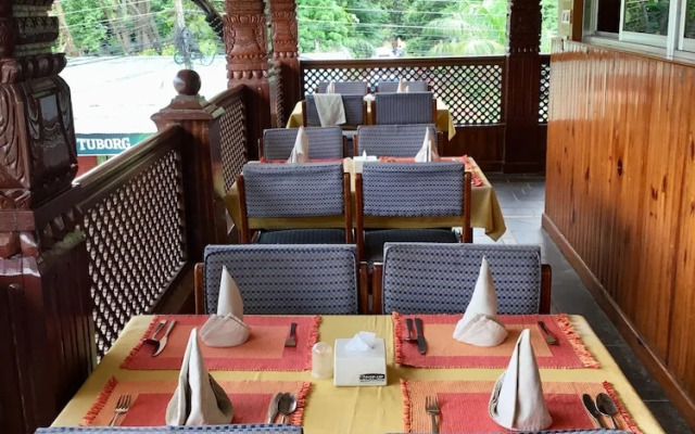 Hidden World Resort And Spa