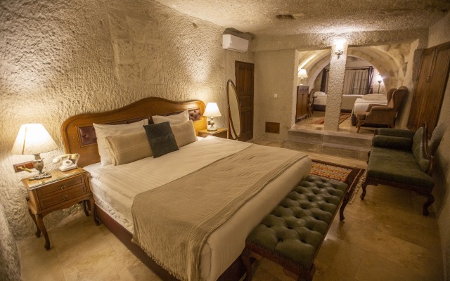 Artemis Cave Suites - Adults Only