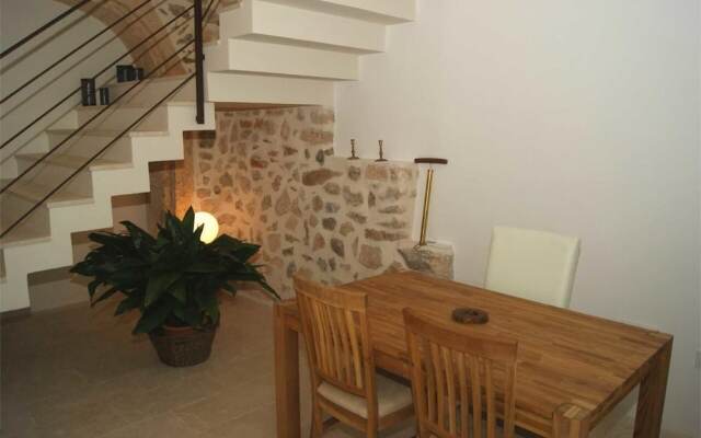 Petit Hotel C'an Mel
