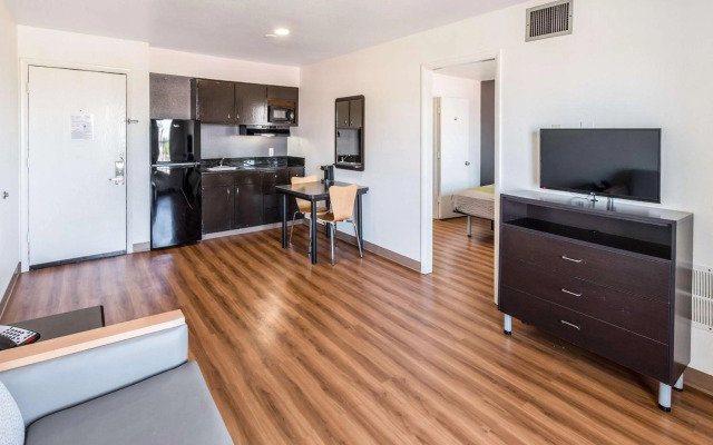 Studio 6 Arlington, TX