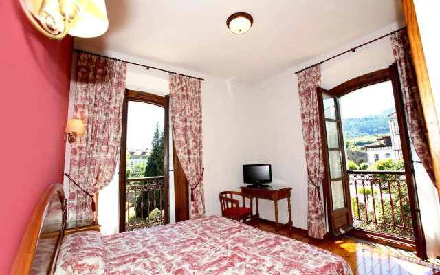 Hotel Puente Romano