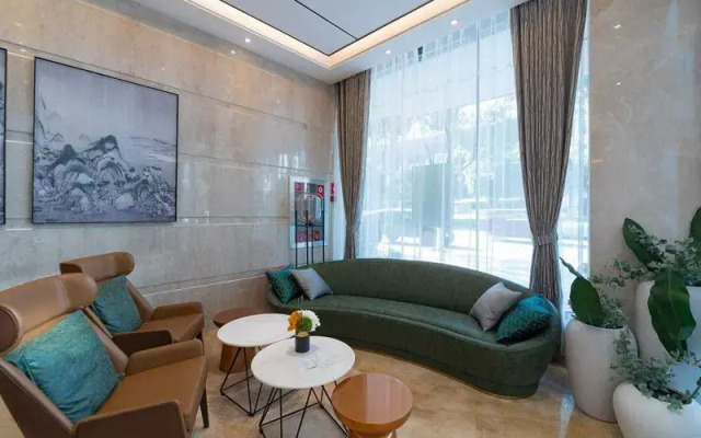 GreenTree Eastern Dali Railway Station Hotel