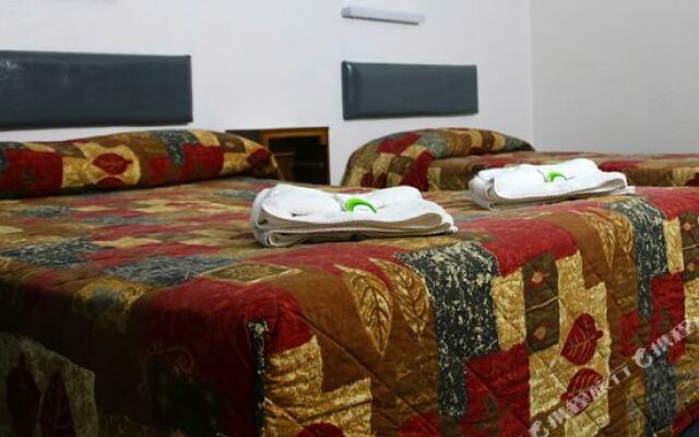 Bourbong Street Motel