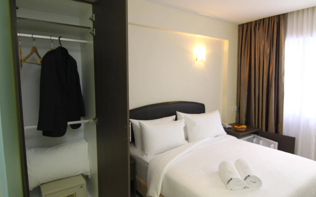 Sunbow Hotel Residency