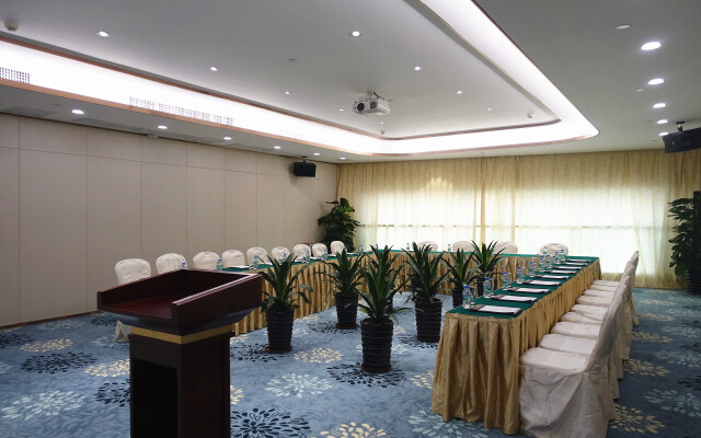Royal Mediterranean Hotel