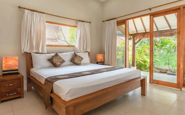 Villa Lotus Kayuputih