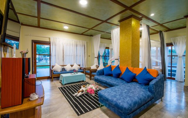 The Queen Park Beach Pool Villa