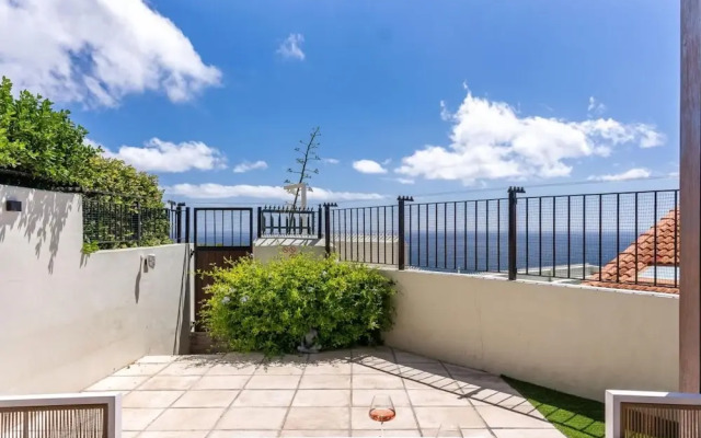 Camps Bay Nest - Townhouse With Ocean Views