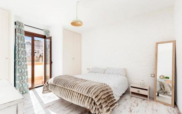 Lets Holidays 1 minute to the beach