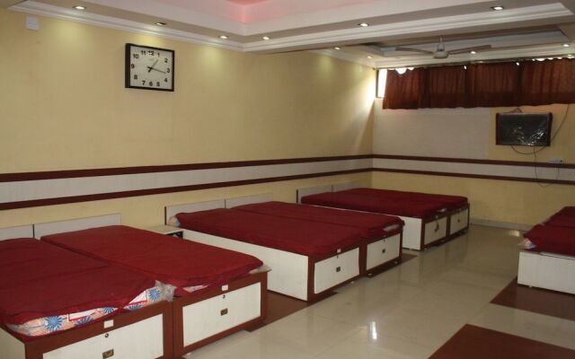 Reba Beach Resort - Hostel