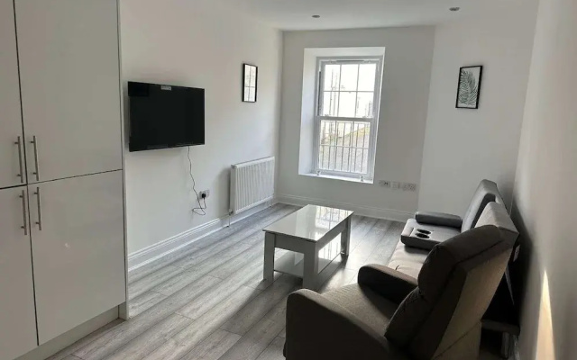 Inviting 1-bed Apartment in Walton on the Naze