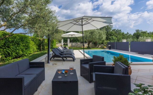 Apartment Mir Dorio