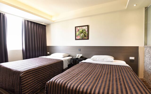 De Reve Express Hotel