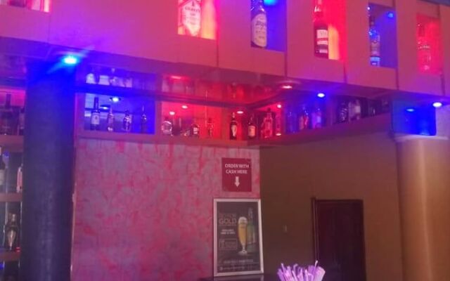 Capricorn Lounge