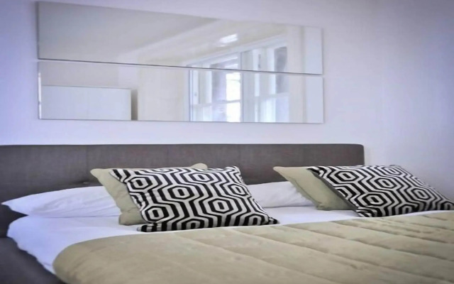 Destiny Scotland - St. Andrew Square Apartments