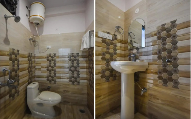 OYO 15935 Hotel Shivay