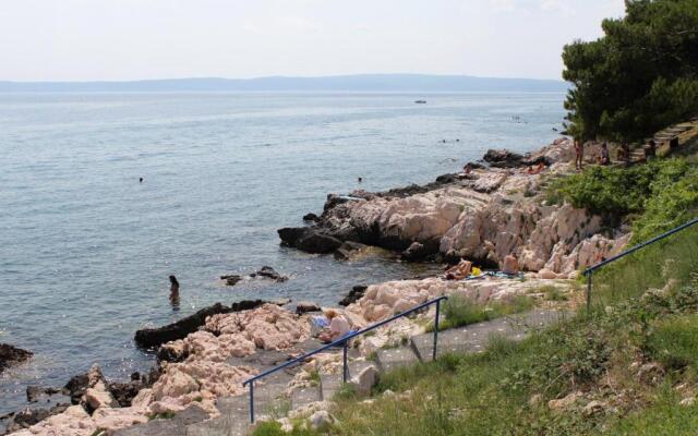 Apartments with a parking space Novi Vinodolski - 18968