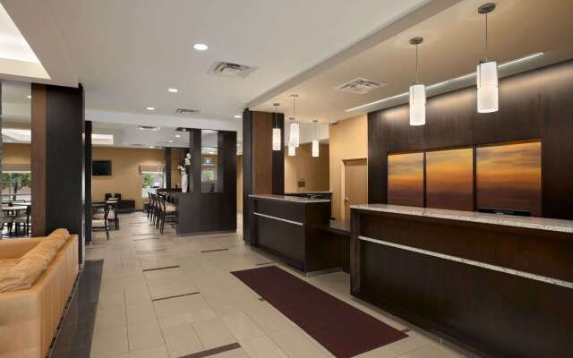 Days Inn & Suites by Wyndham Winnipeg Airport Manitoba