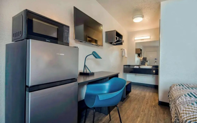 Studio 6 Albuquerque Nm Midtown