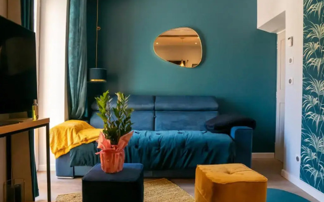 coeur de ville t2, terrasse, clim tt équipe, parking