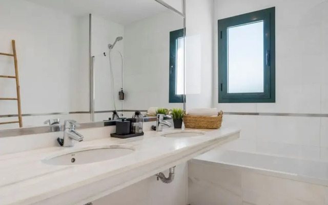 Panoramic Flat in Casares M56