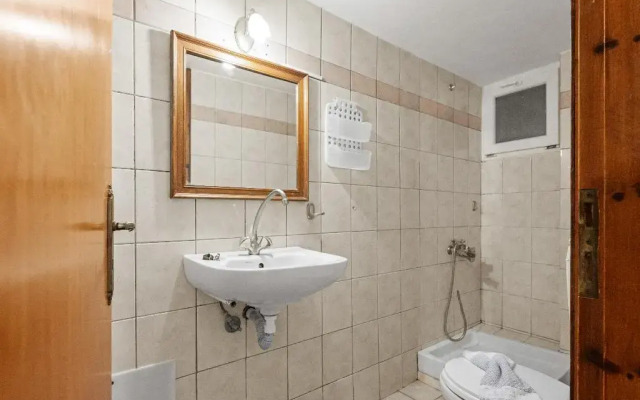 Nikos Apartments