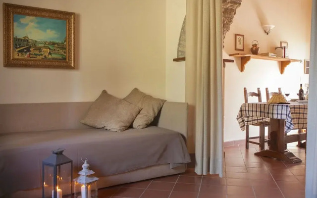 Cozy Farmhouse With Campriano With Swimming Pool