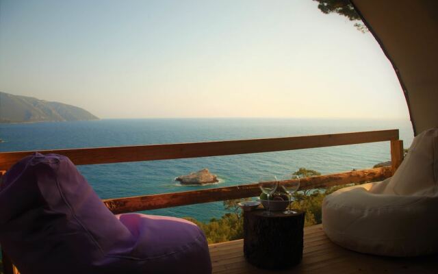 Cosmos Lounge