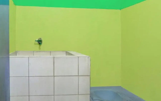 SPOT ON 93840 Guest House Amanda Syariah