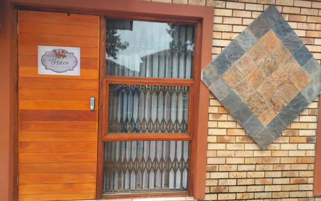 Twins Guest House Astoni