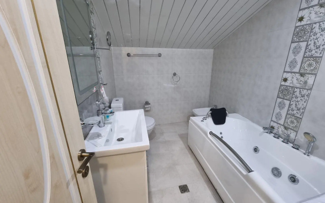 Anga Yerevan Hotel (Анга Ереван)