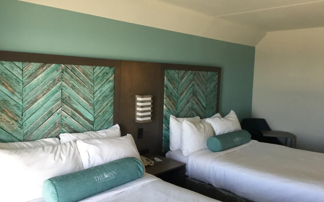 Crystal Coast Oceanfront Hotel