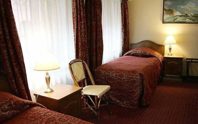 Monte Kristo Hotel