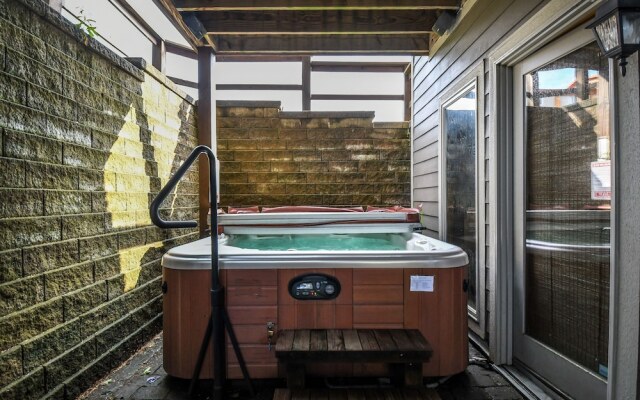 Cedar Creek 4 Bedroom Townhome #14